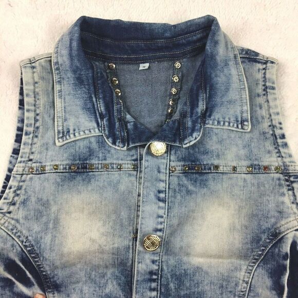 Denim Embellished Vest Women's made in Colombia Size 14 Col / L USA      ‎     4 - Picture 2 of 8